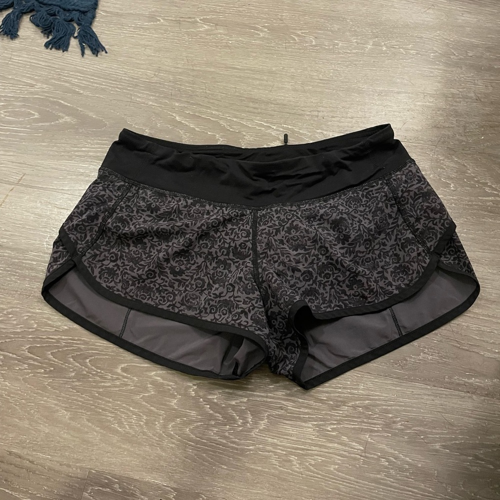 Lululemon Speed Up Shorts 2.5